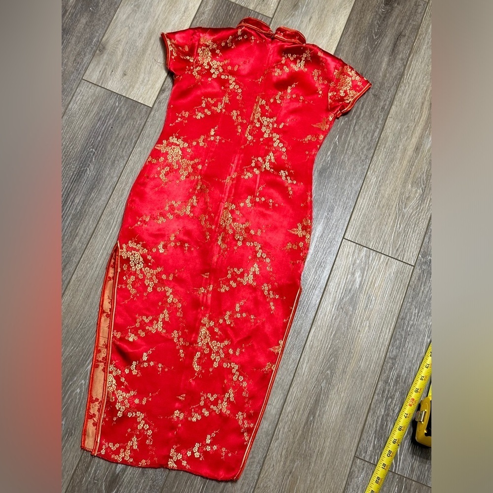 Kids chinese dress. Measurements posted.